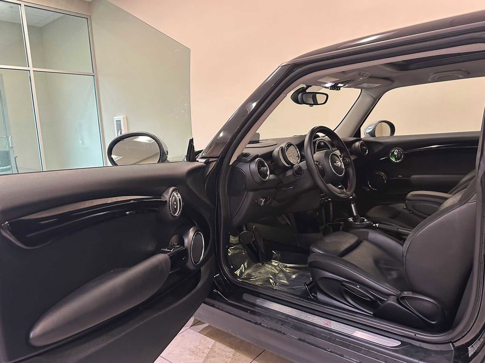 Used 2014 MINI Cooper S image 24