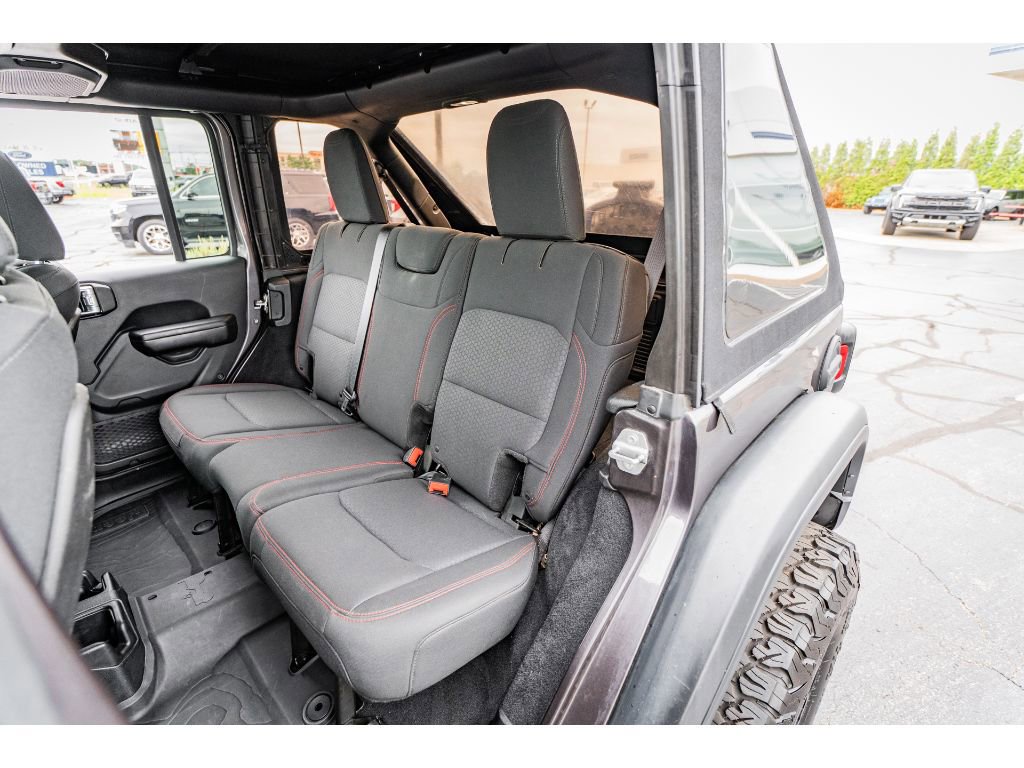 Used 2018 Jeep Wrangler Unlimited Rubicon w/ Dual Top Group image 23
