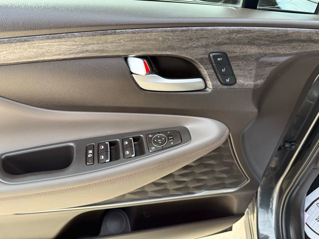 Used 2020 Hyundai Santa Fe Limited image 10