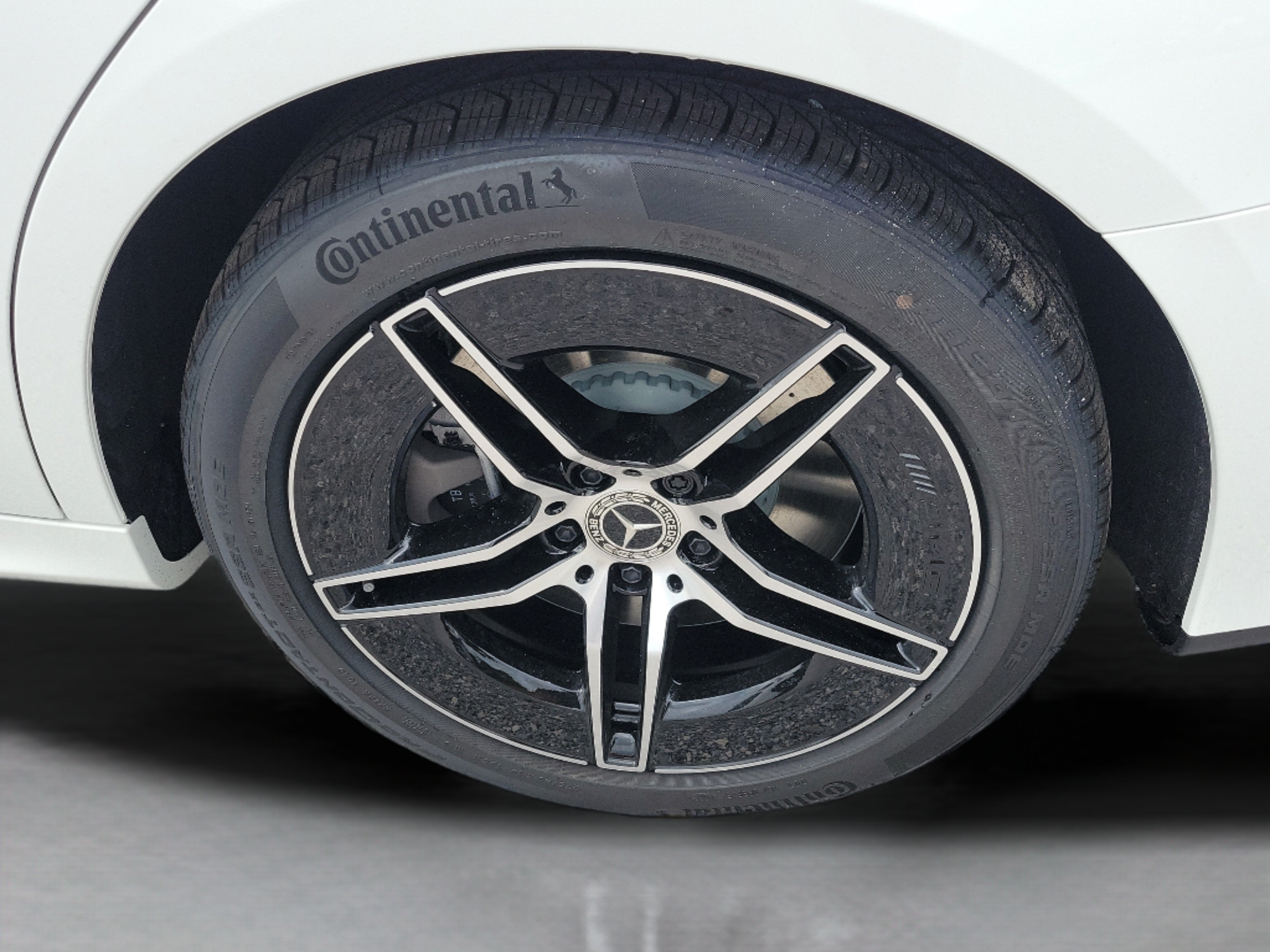 New 2027 Mercedes-Benz E 450 4MATIC Sedan image 32