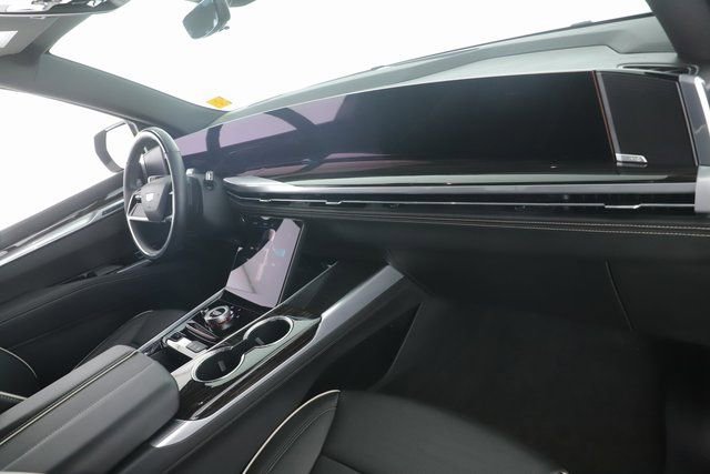 Used 2025 Cadillac Escalade ESV Premium Luxury w/ Touring Package image 36