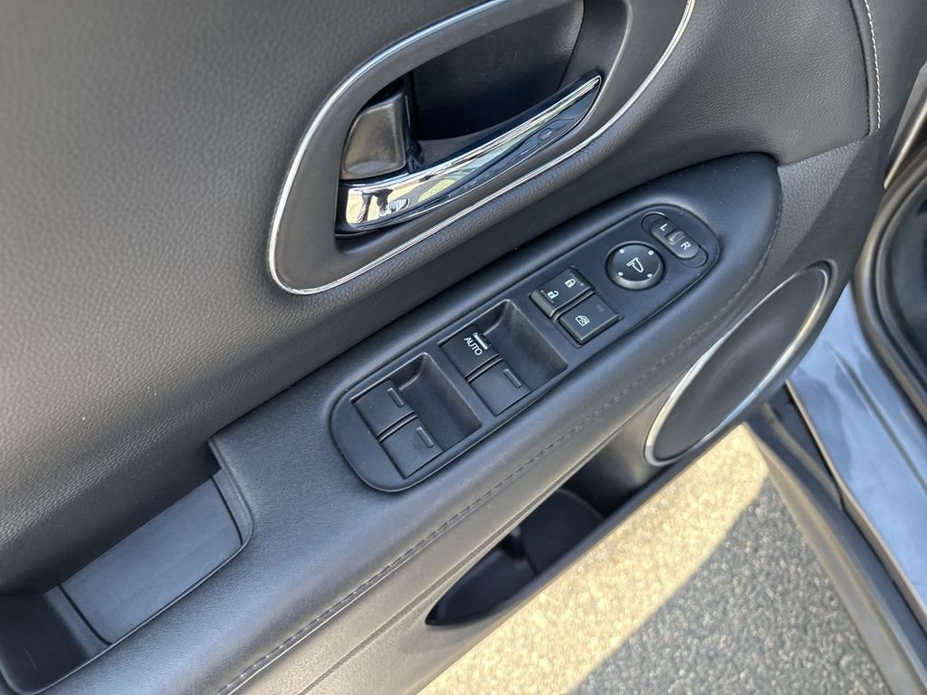 Used 2021 Honda HR-V EX-L image 27