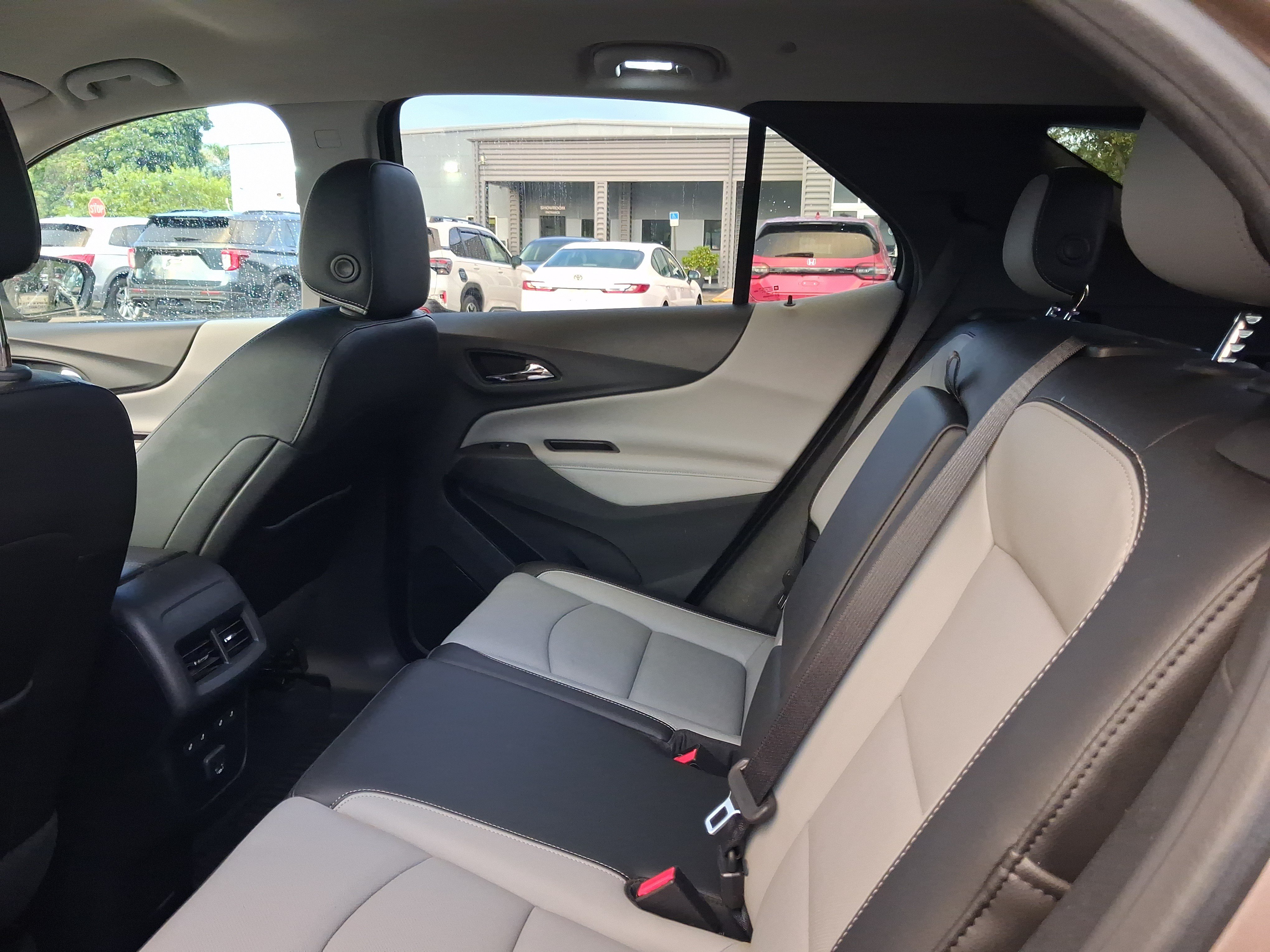 Used 2019 Chevrolet Equinox Premier FWD image 6