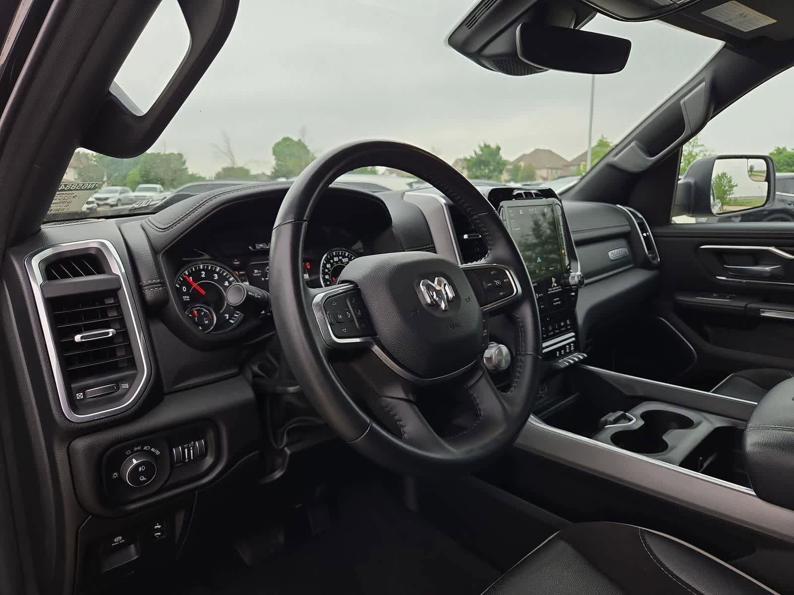 Used 2023 RAM 1500 Laramie AWD/4WD image 2