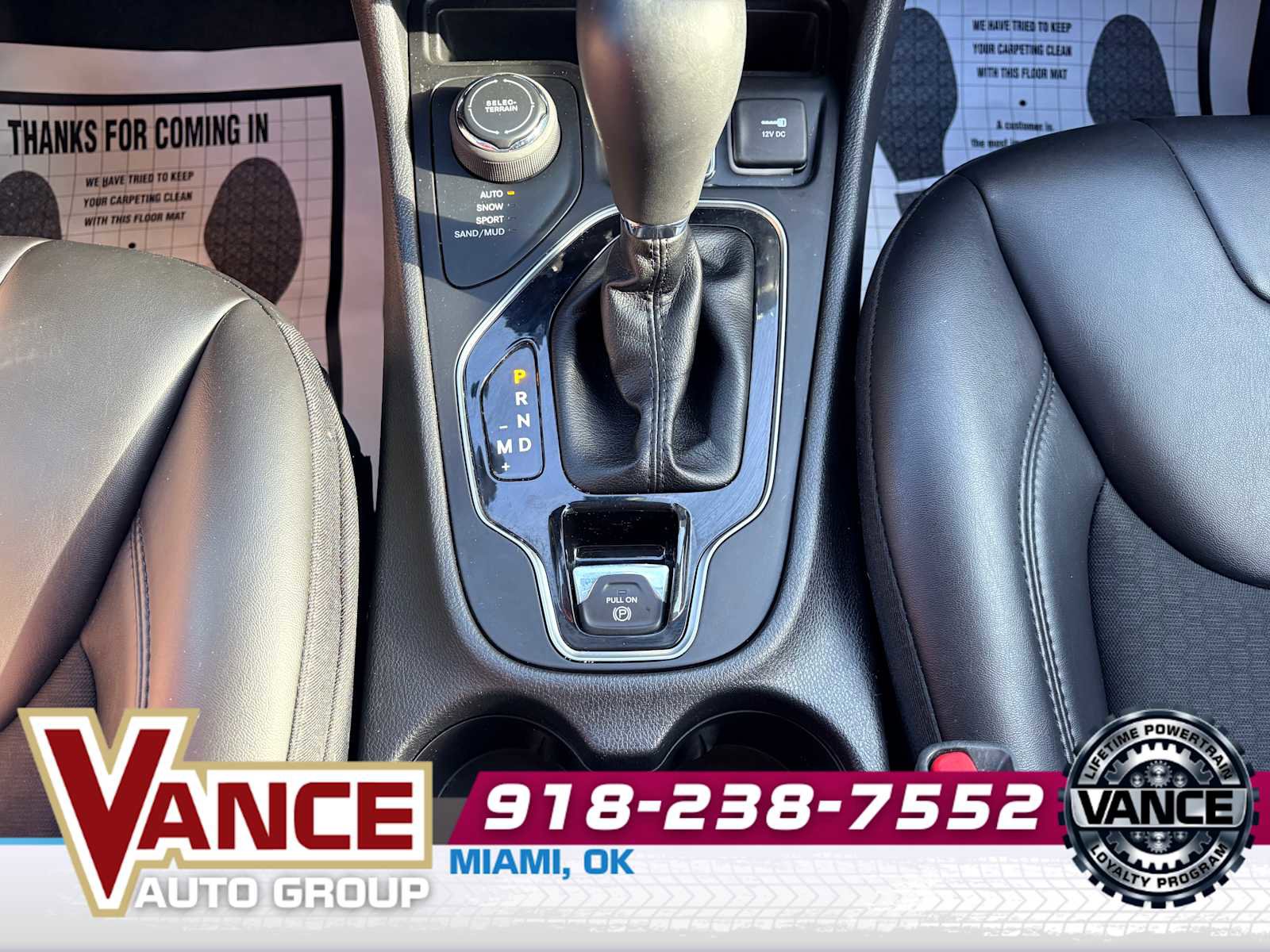 Used 2019 Jeep Cherokee Latitude Plus AWD/4WD image 23