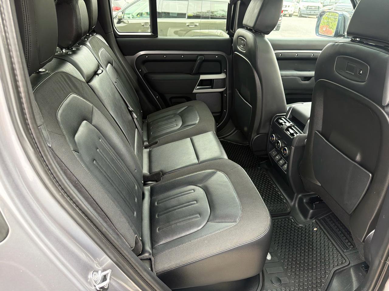Used 2020 Land Rover Defender 110 SE AWD/4WD image 12