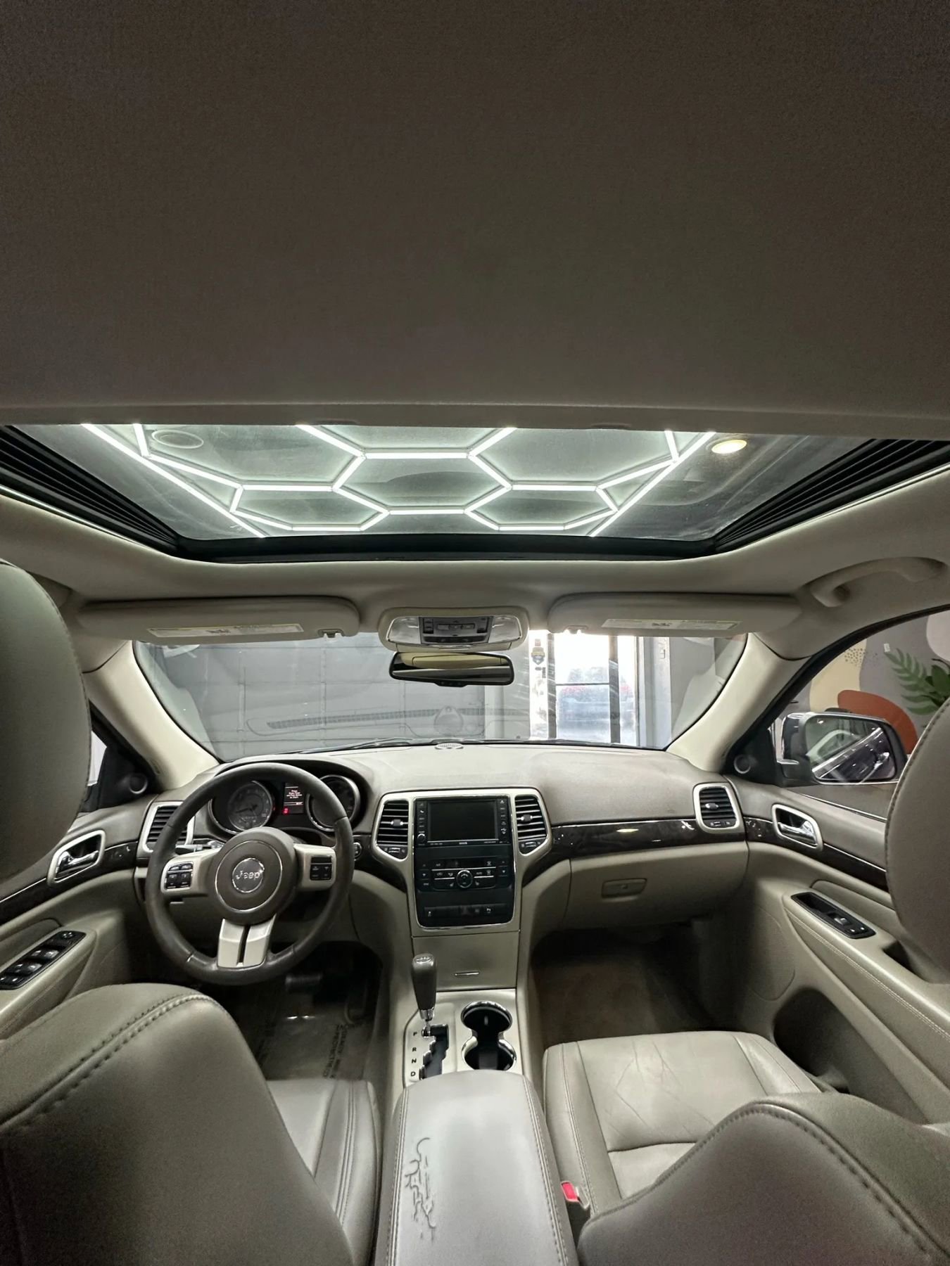 Used 2012 Jeep Grand Cherokee Laredo image 22