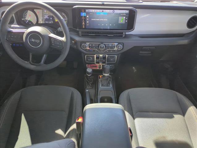 Used 2025 Jeep Wrangler Willys image 17