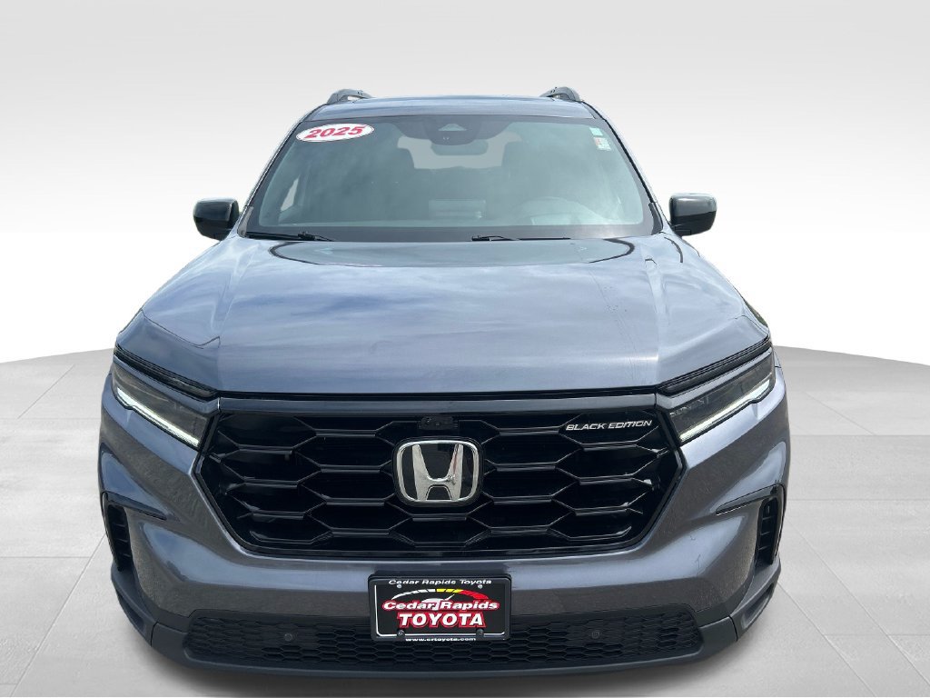 Used 2025 Honda Pilot Black Edition image 10
