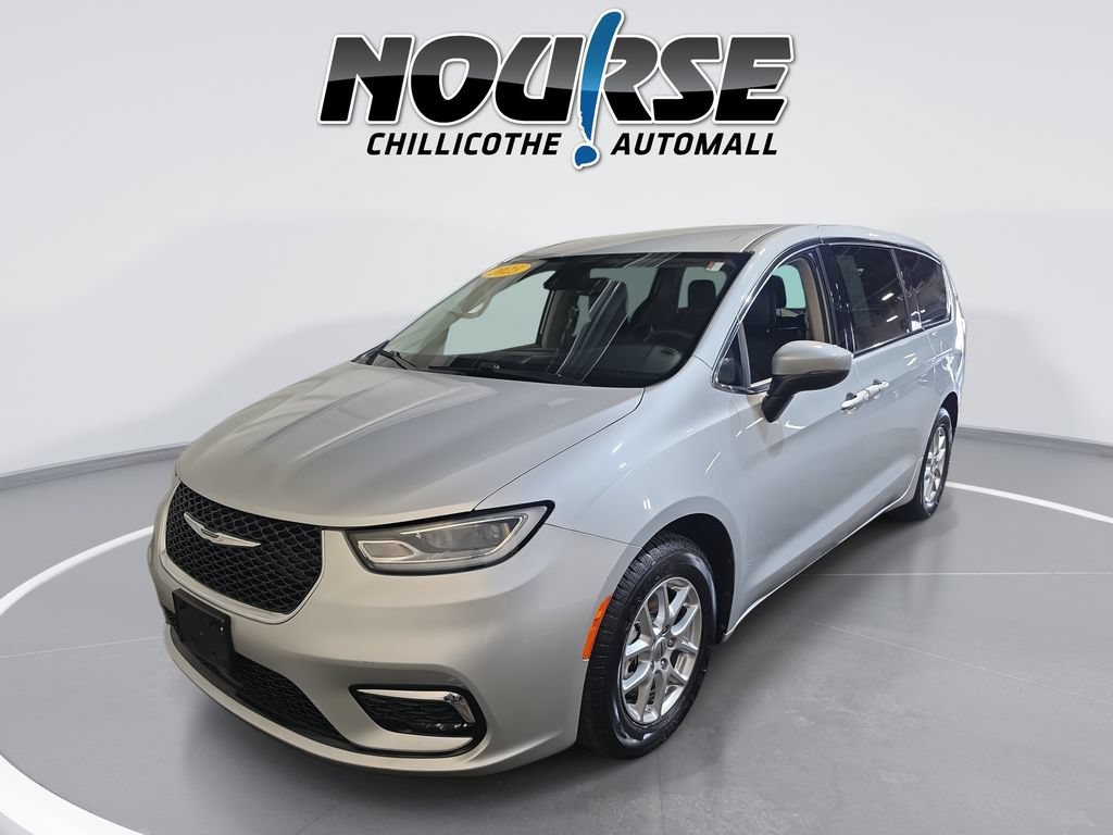 Used 2023 Chrysler Pacifica Touring-L