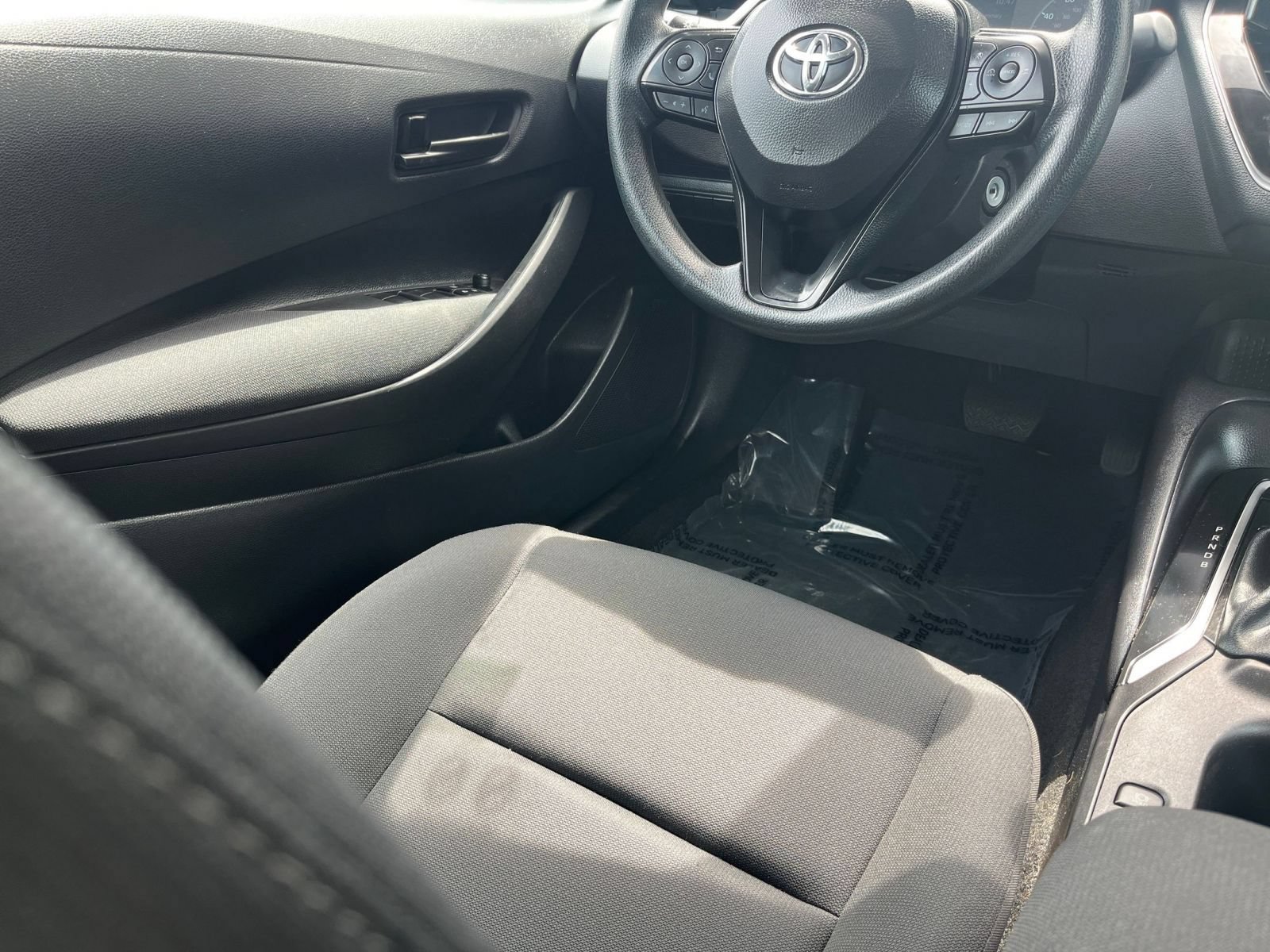 Used 2025 Toyota Corolla LE FWD image 38