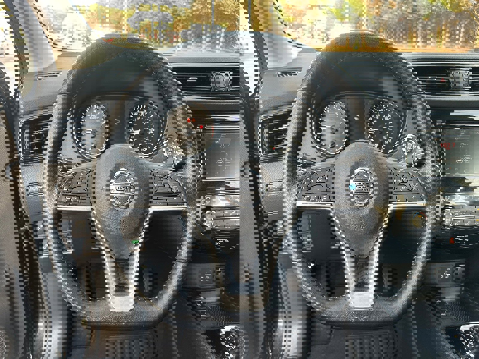 Used 2021 Nissan Rogue Sport SV w/ Technology Package image 23