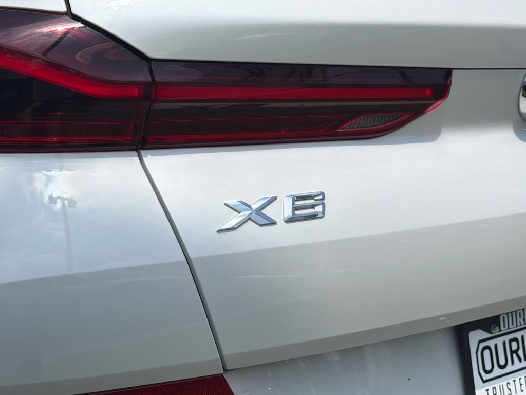 Used 2022 BMW X6 xDrive40i w/ Premium Package AWD/4WD image 6