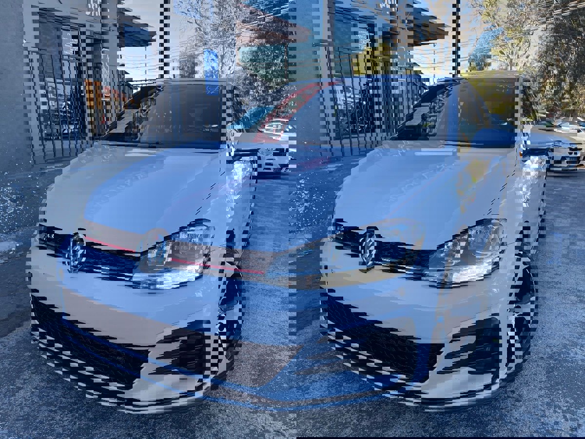 Used 2018 Volkswagen GTI SE image 1