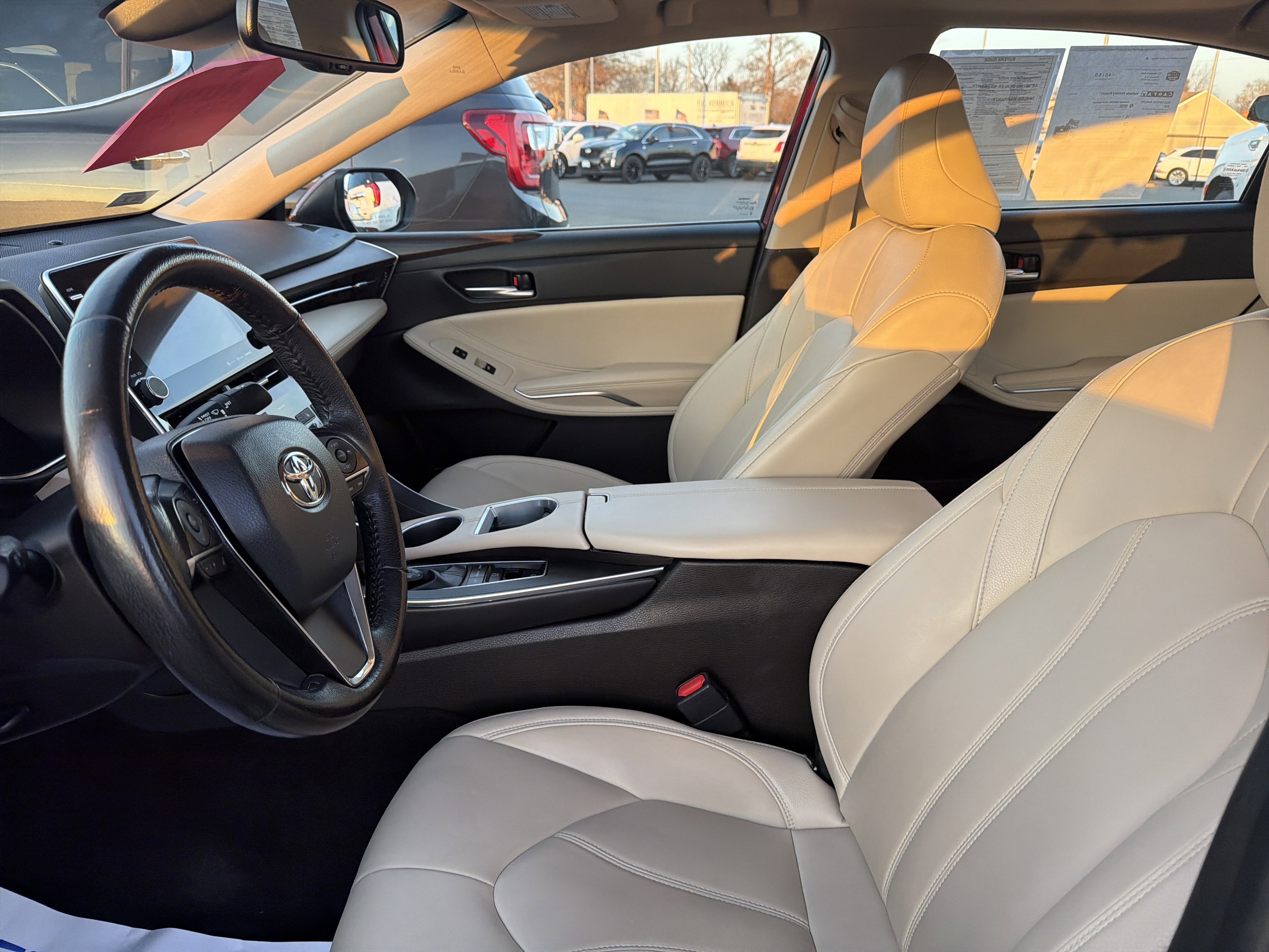 Used 2020 Toyota Avalon XLE image 9