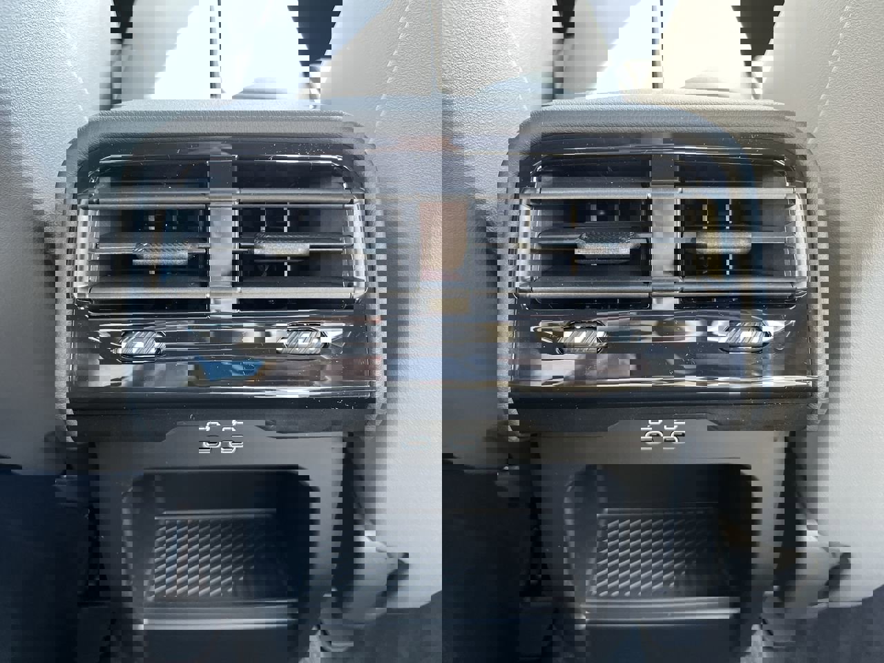 Used 2025 BMW i5 M60 w/ Premium Package image 31