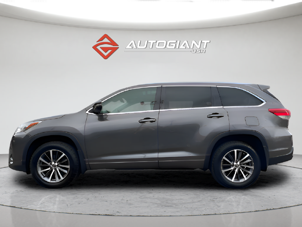 Used 2018 Toyota Highlander XLE AWD/4WD image 2
