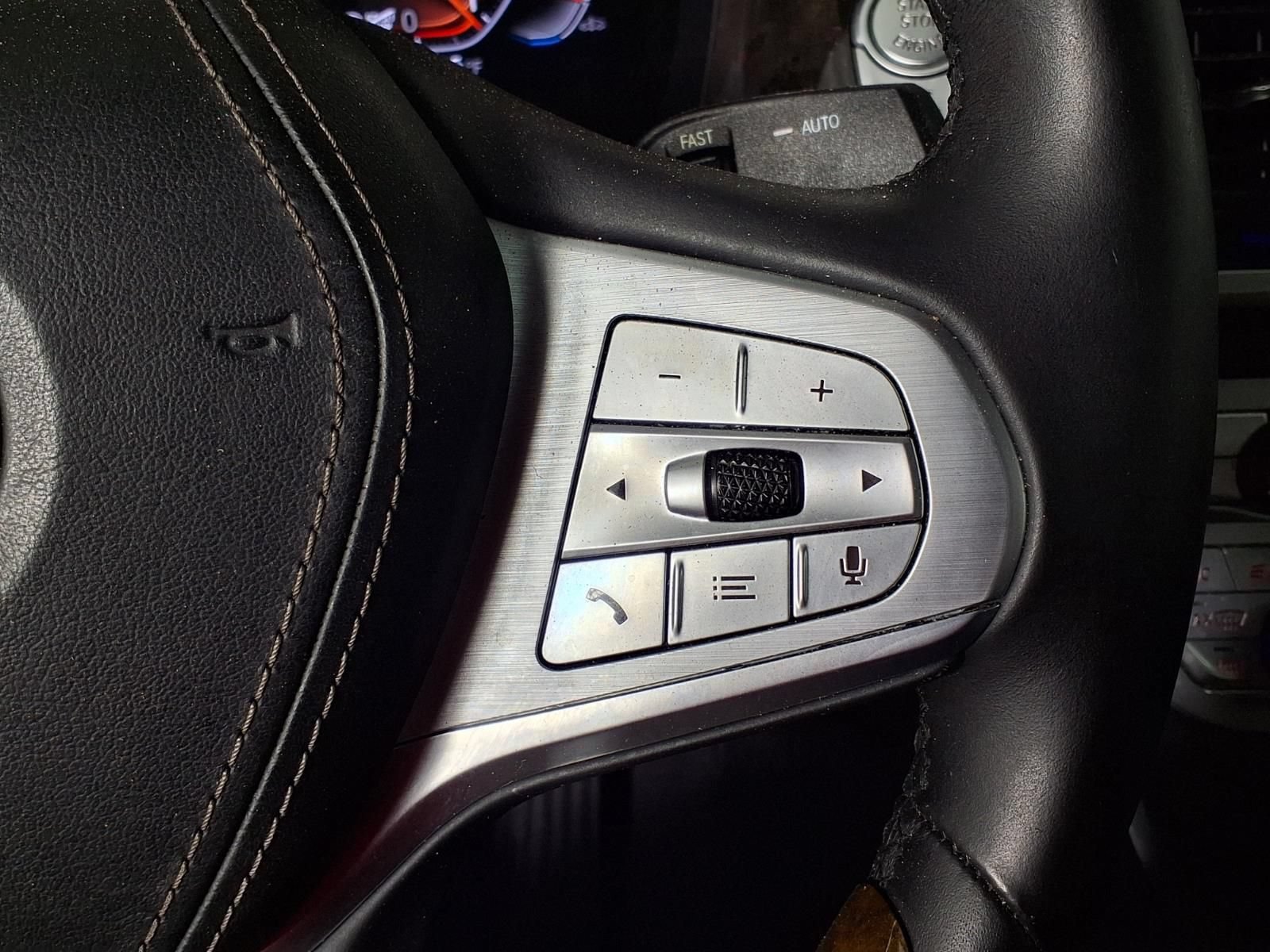 Used 2022 BMW 740i w/ Premium Package RWD image 28