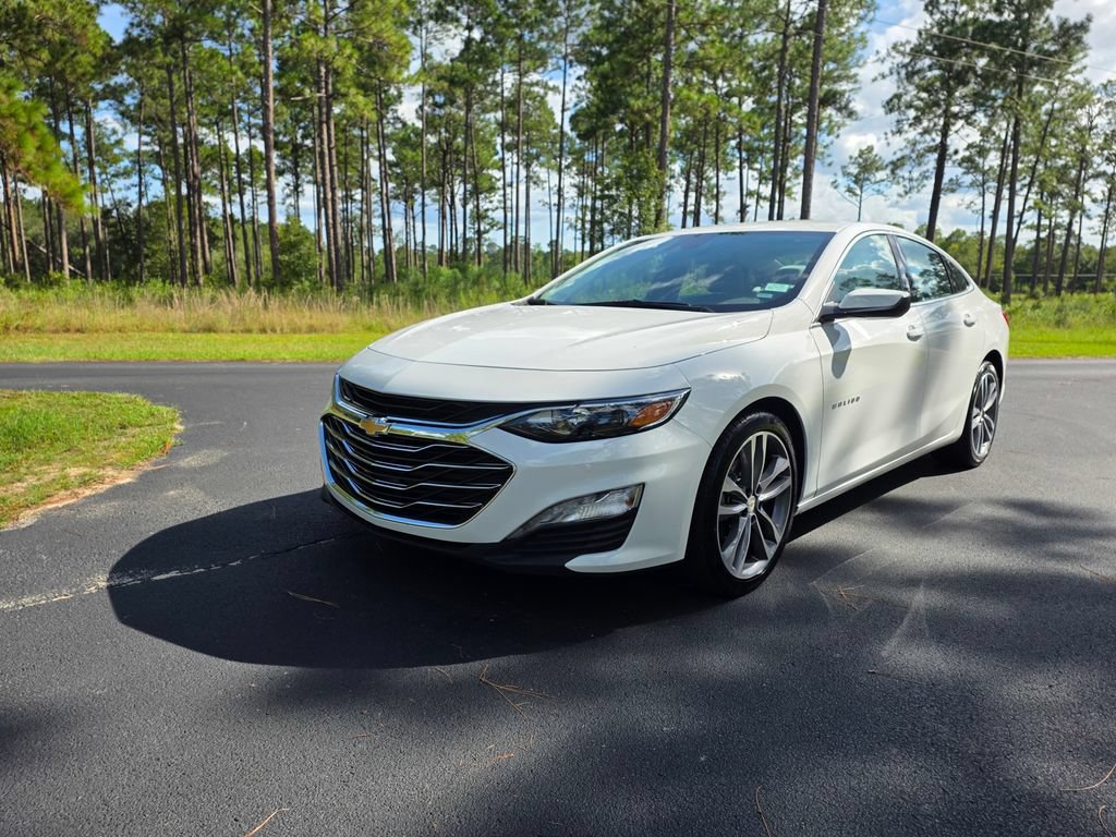 Used 2025 Chevrolet Malibu LT FWD image 1