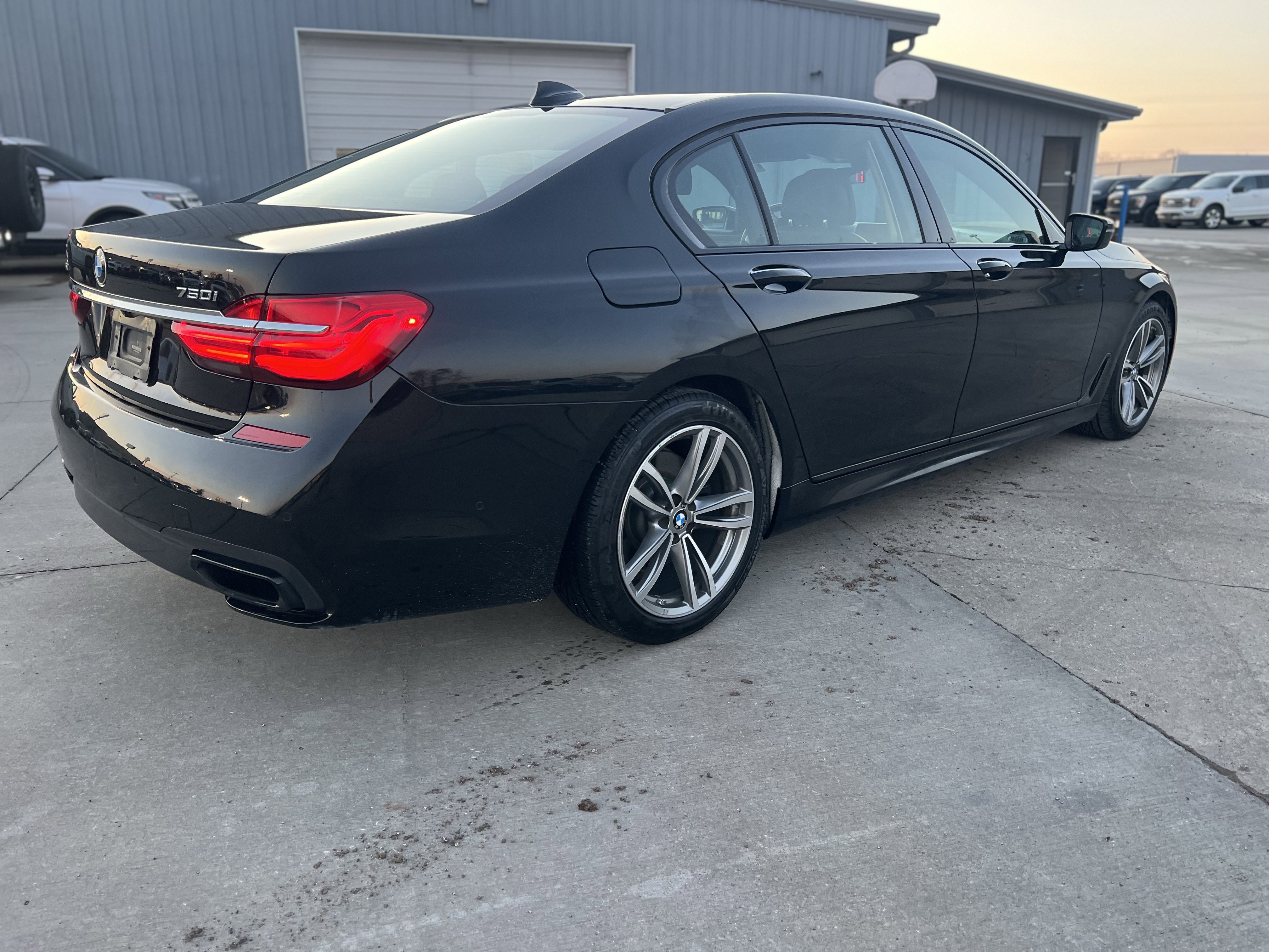 Used 2016 BMW 750i xDrive image 5