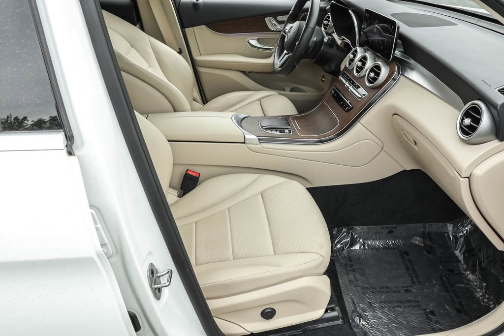 Used 2022 Mercedes-Benz GLC 300 4MATIC image 35