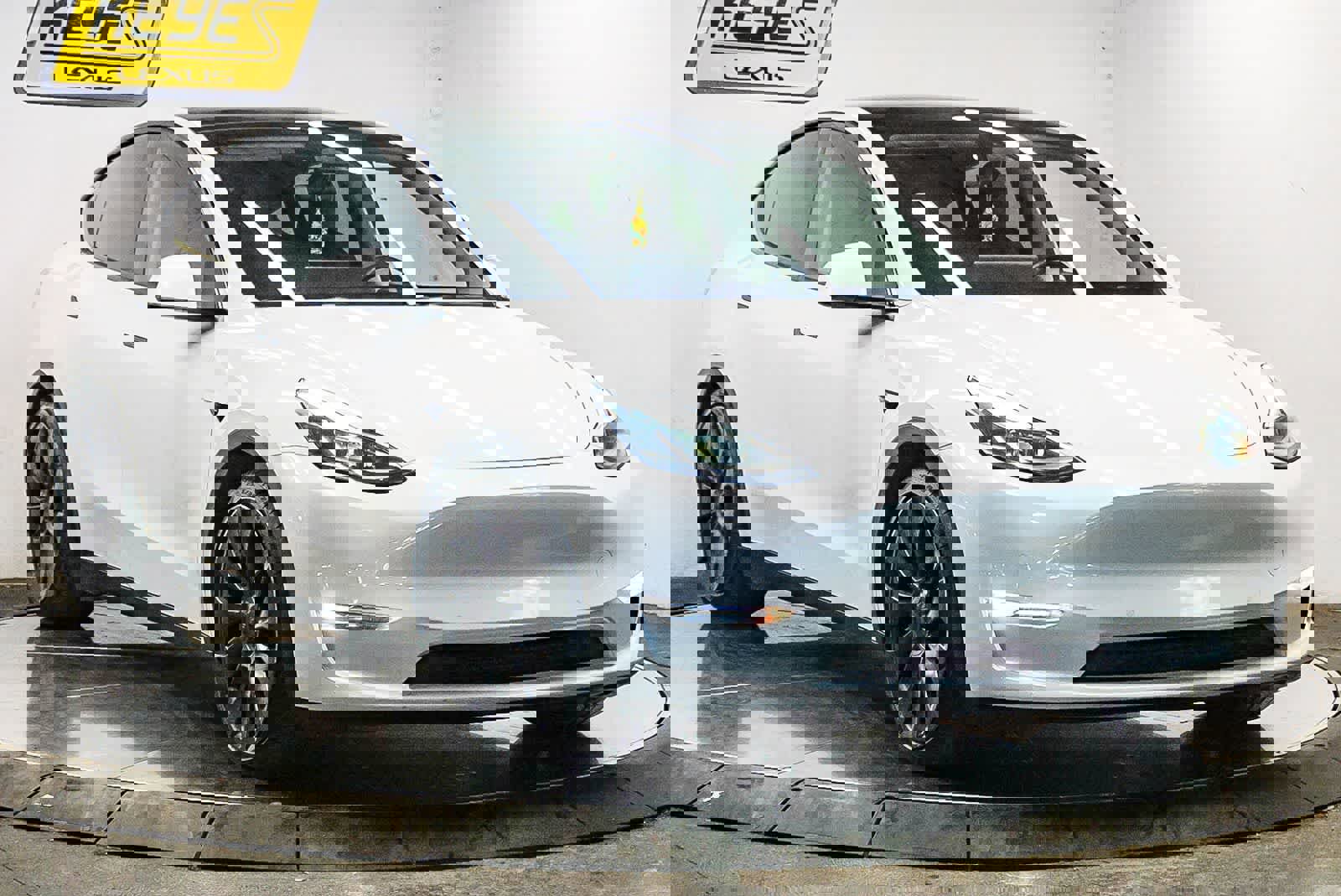 Used 2022 Tesla Model Y Performance image 5