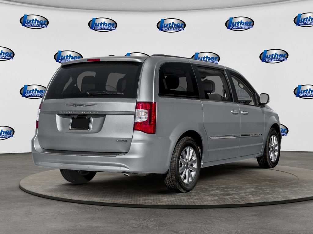 Used 2016 Chrysler Town & Country Limited Platinum w/ Trailer Tow Group FWD image 2