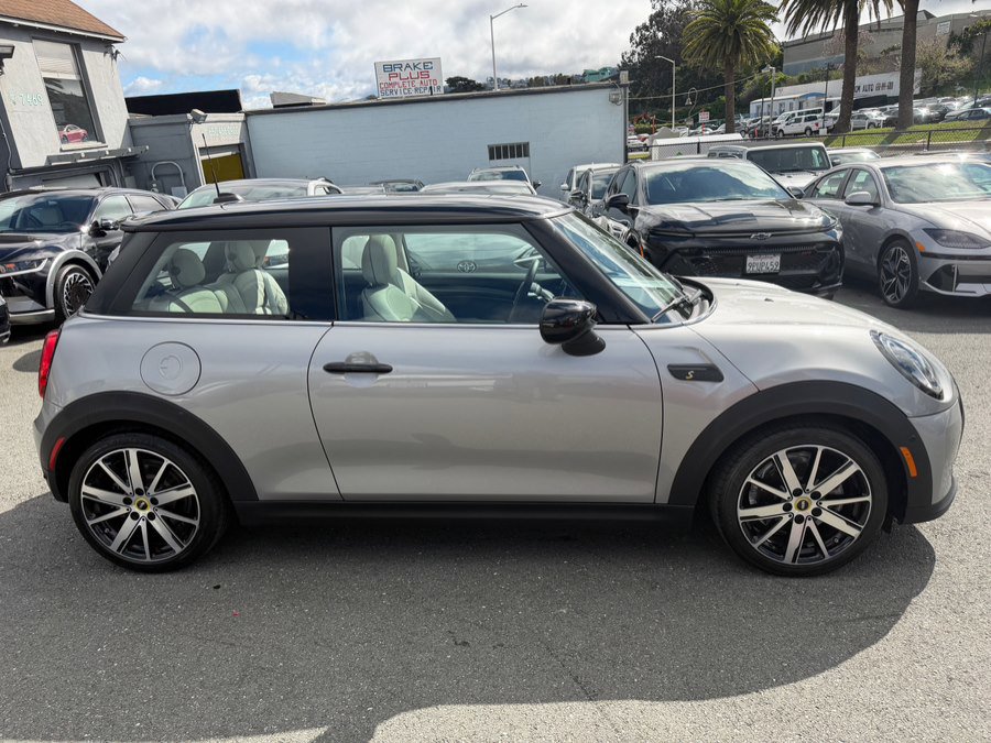 Used 2023 MINI Cooper SE image 4