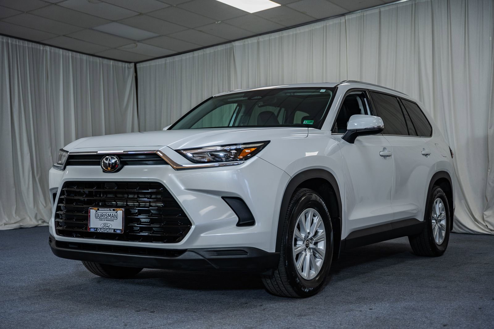 Used 2024 Toyota Grand Highlander XLE image 3