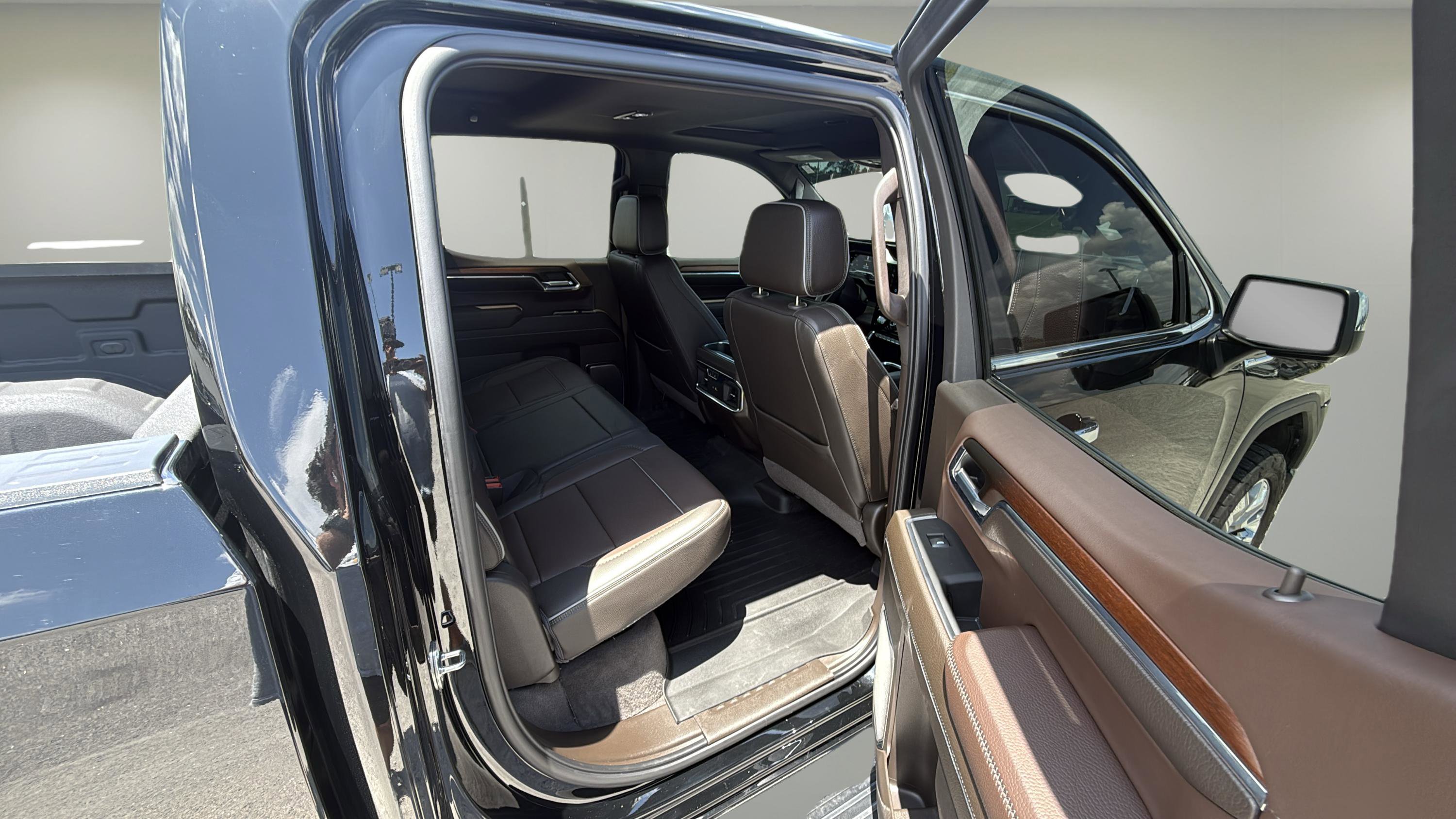 Used 2024 GMC Sierra 1500 Denali w/ Denali Reserve Package image 14