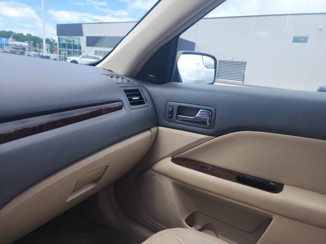 Used 2011 Ford Fusion SEL w/ 301A Rapid Spec Order Code FWD image 15