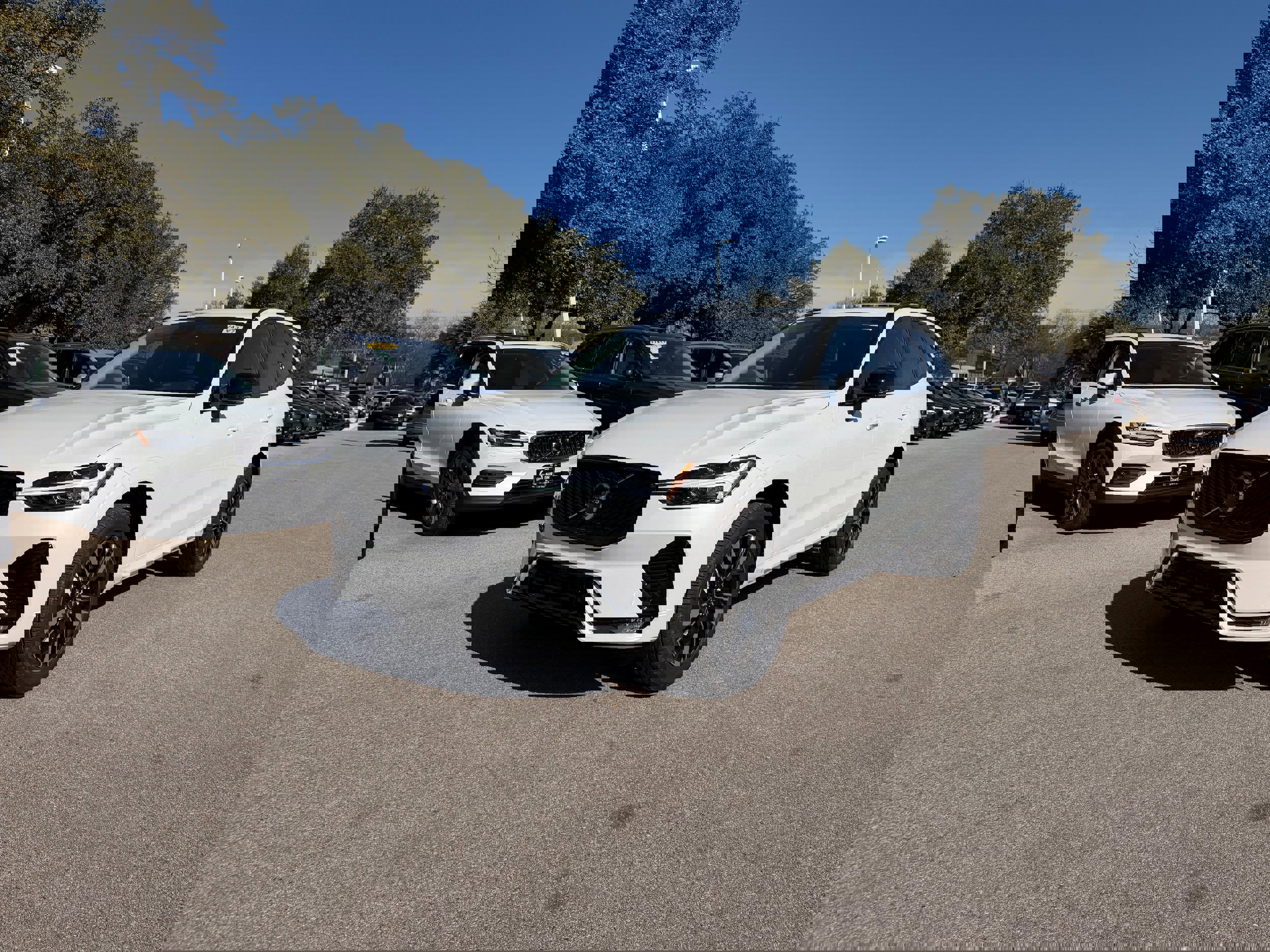 New 2026 Volvo XC60 B5 Core image 2