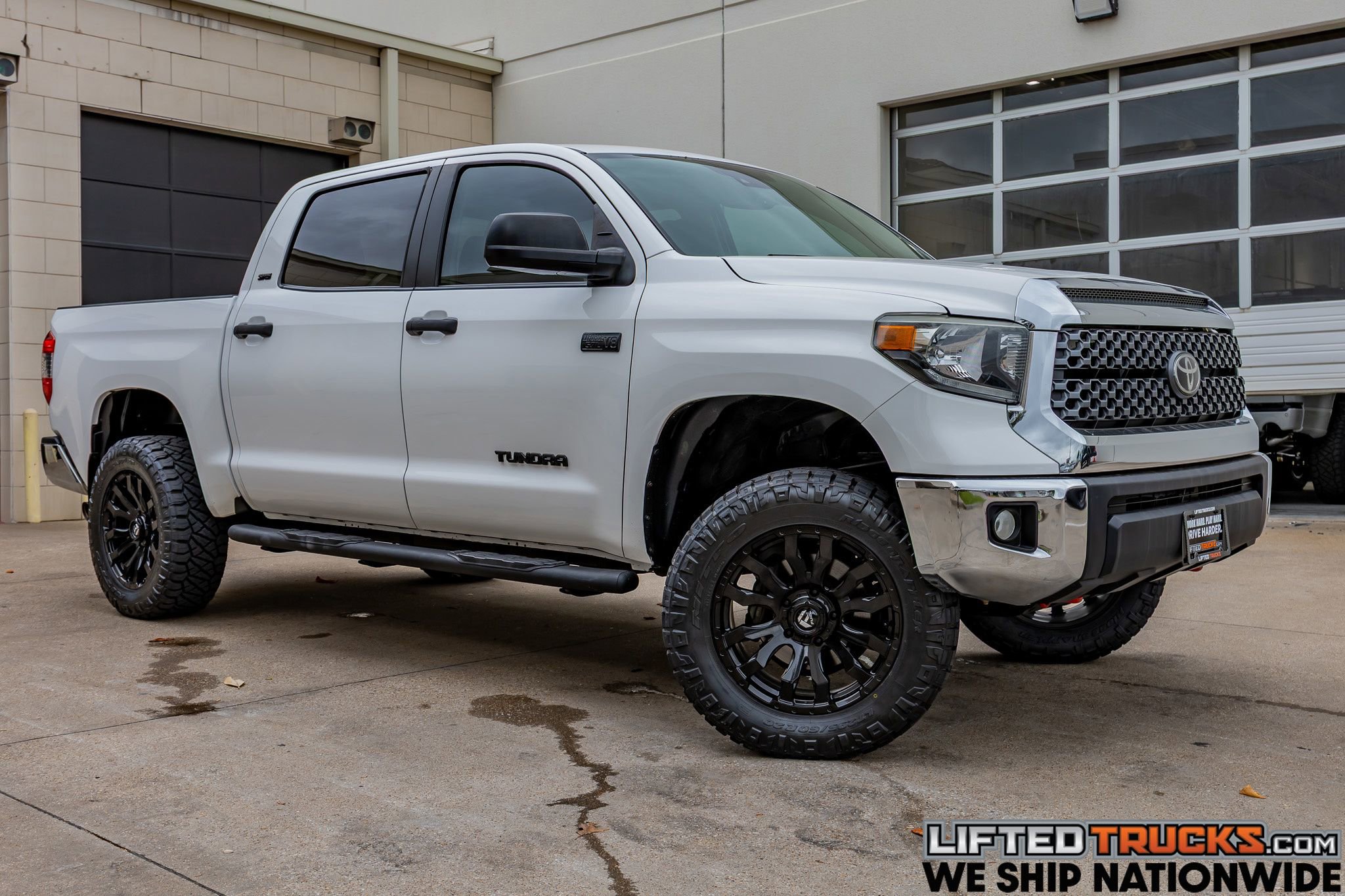 Used 2021 Toyota Tundra SR5 w/ SR5 Upgrade Package AWD/4WD image 1