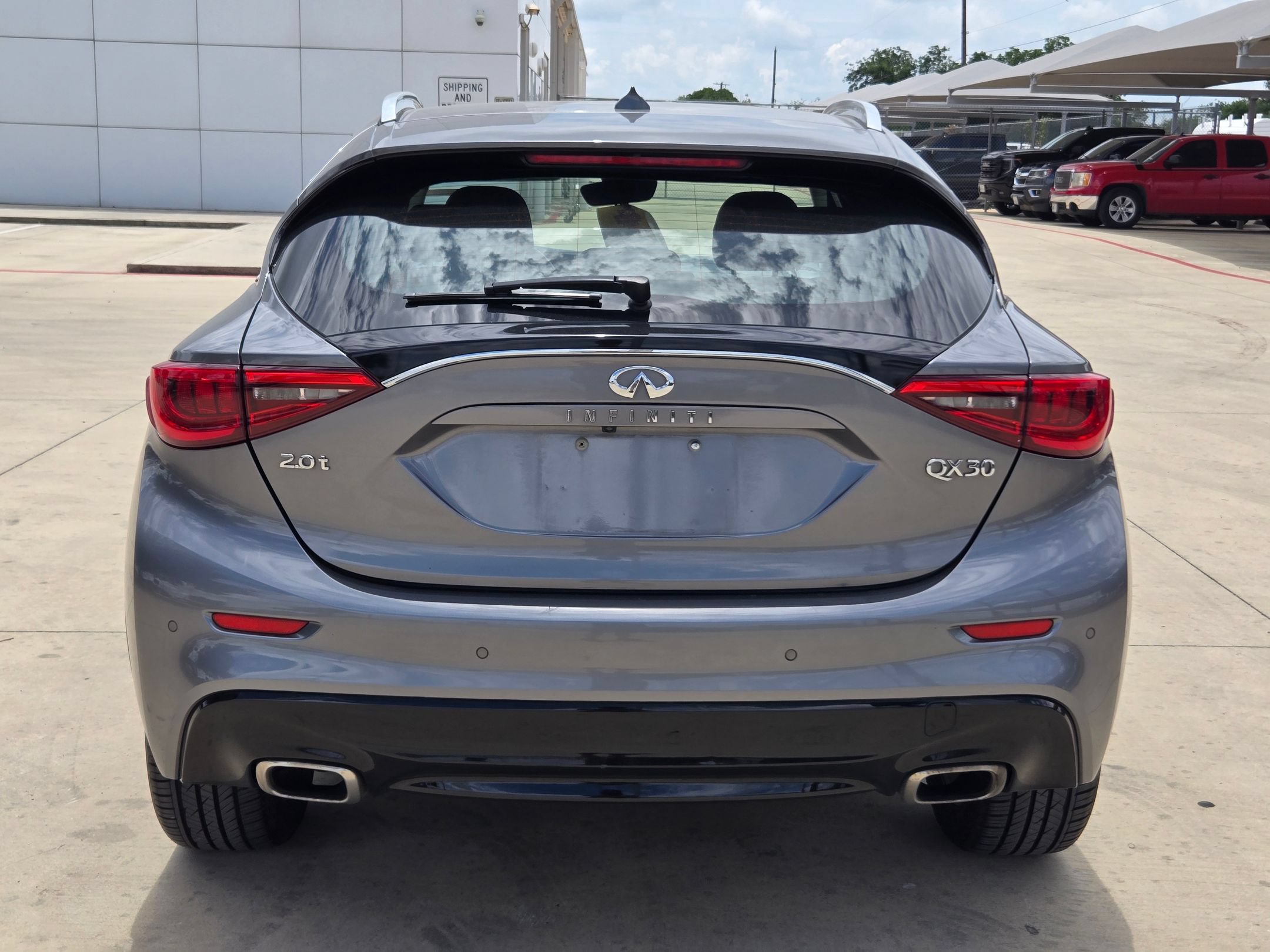 Used 2017 INFINITI QX30 Premium w/ Navigation Package FWD image 6