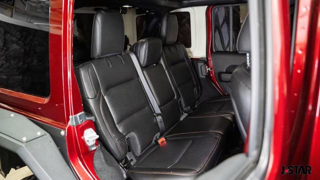 Used 2021 Jeep Wrangler Unlimited Rubicon w/ Trailer Tow Package image 12