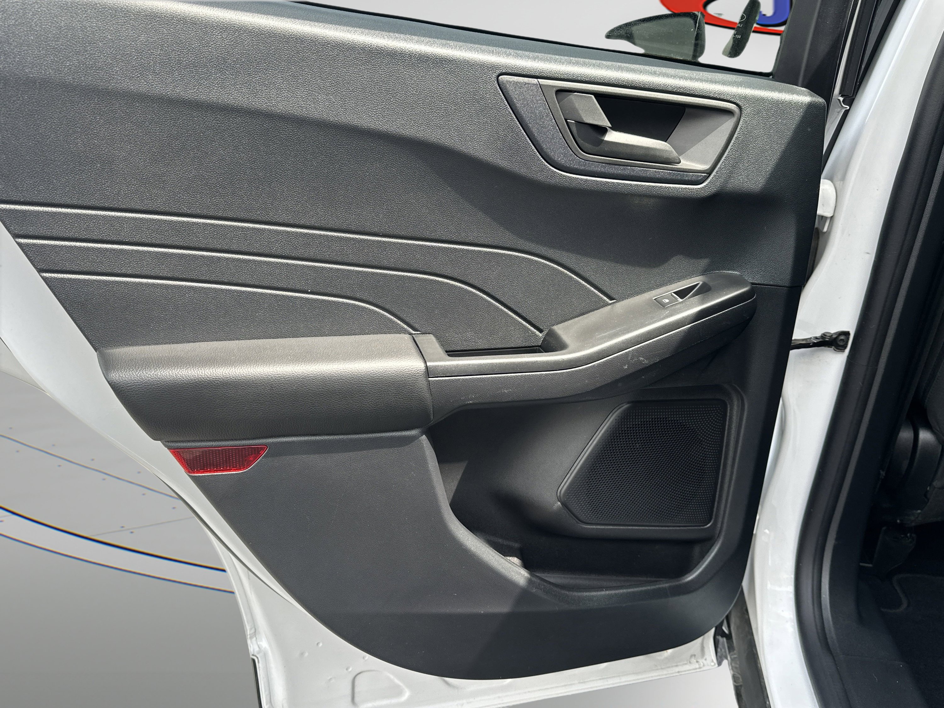 Used 2022 Ford Escape SE image 8