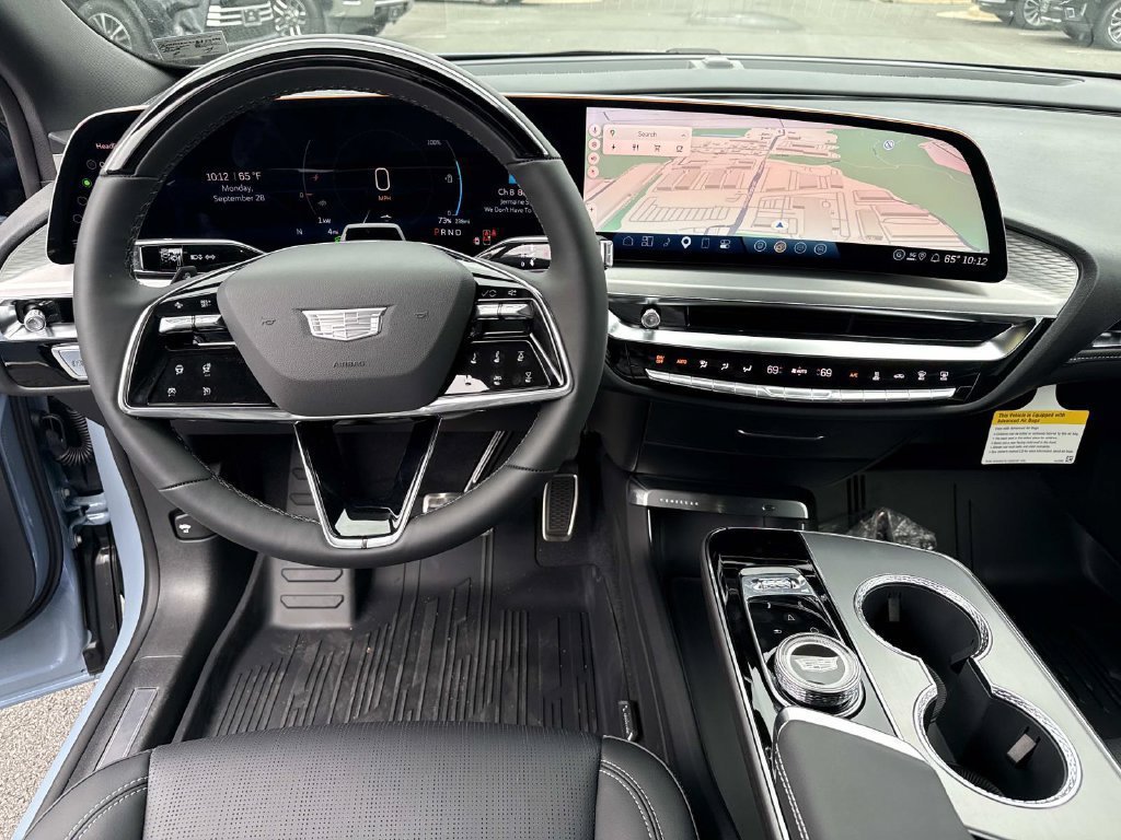New 2027 Cadillac Lyriq Luxury RWD image 10