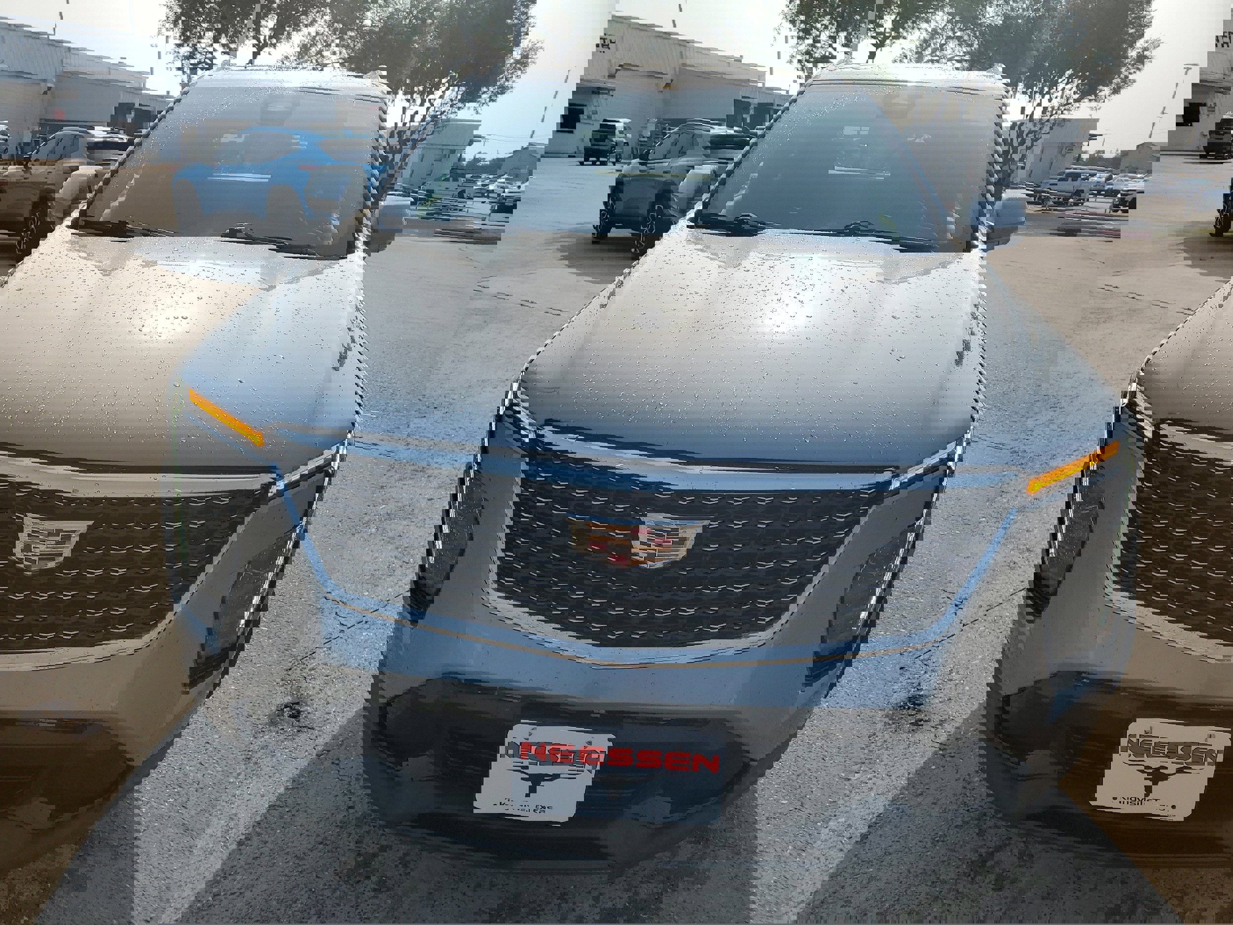 Used 2024 Cadillac XT4 Premium Luxury image 2