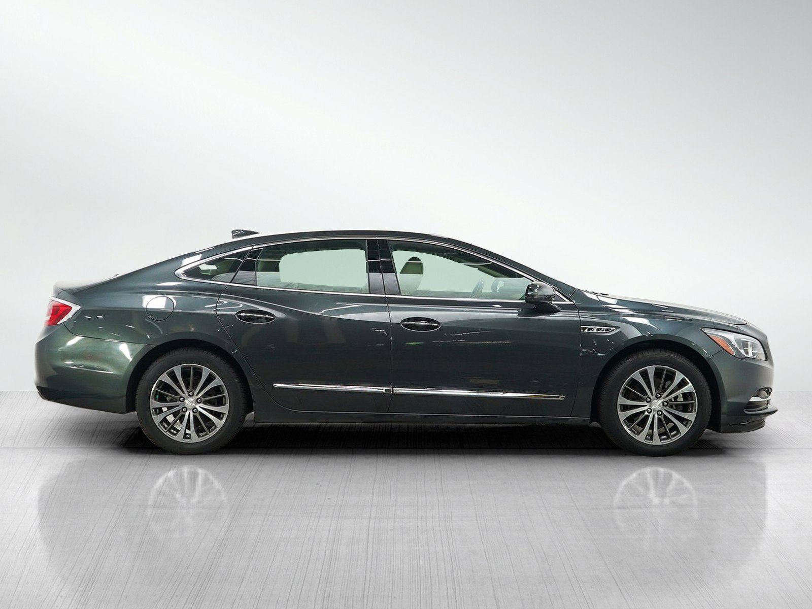 Used 2017 Buick LaCrosse Essence w/ Sun and Shade Package FWD image 6