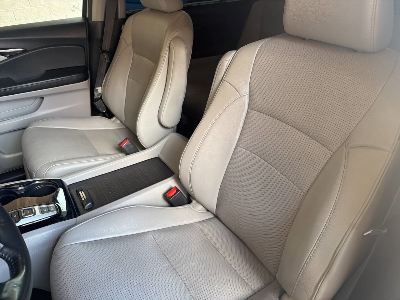 Used 2018 Honda Pilot Elite image 15