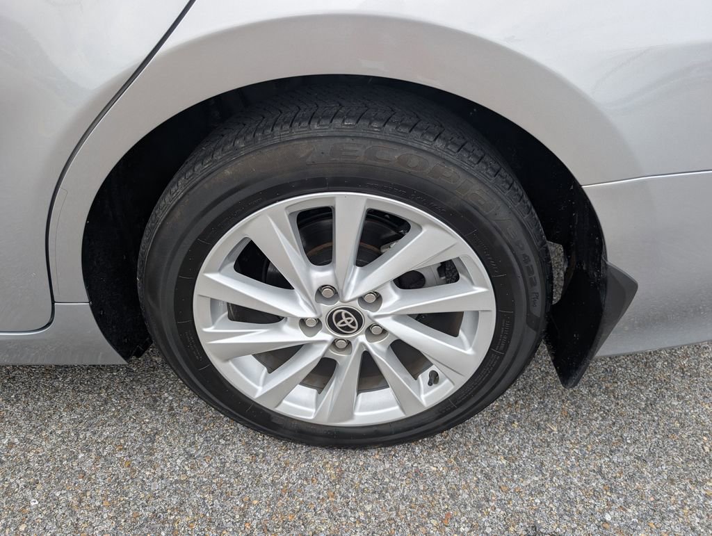 Used 2024 Toyota Camry LE w/ Convenience Package FWD image 29