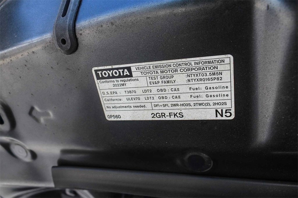 Used 2022 Toyota Tacoma TRD Sport w/ Technology Package image 28