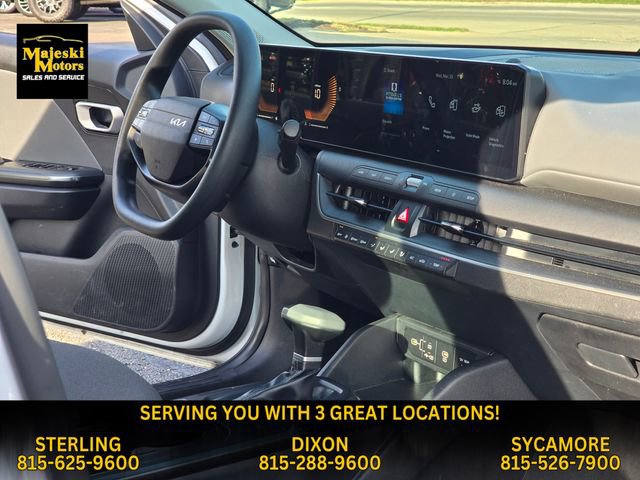 Used 2025 Kia K4 LXS image 14