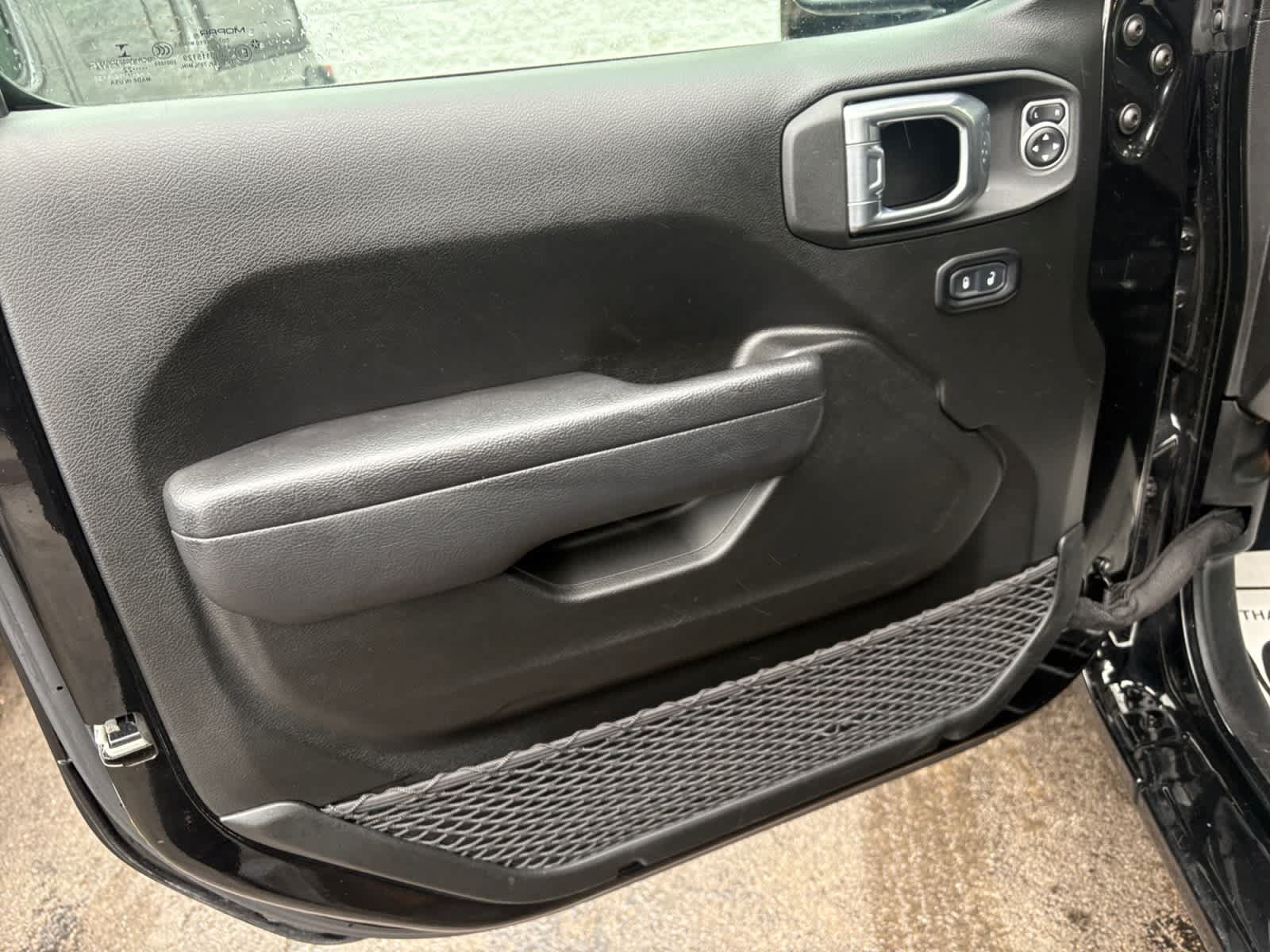 Used 2022 Jeep Wrangler Sport AWD/4WD image 10