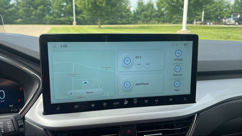 New 2025 Ford Escape Plug-in Hybrid w/ PHEV Premium Package image 18