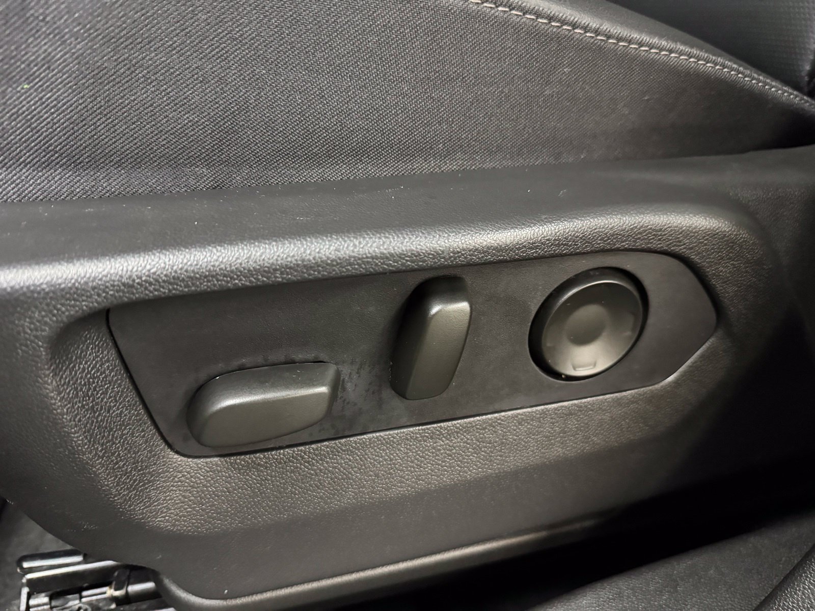 Used 2024 Buick Envision Preferred AWD/4WD image 25
