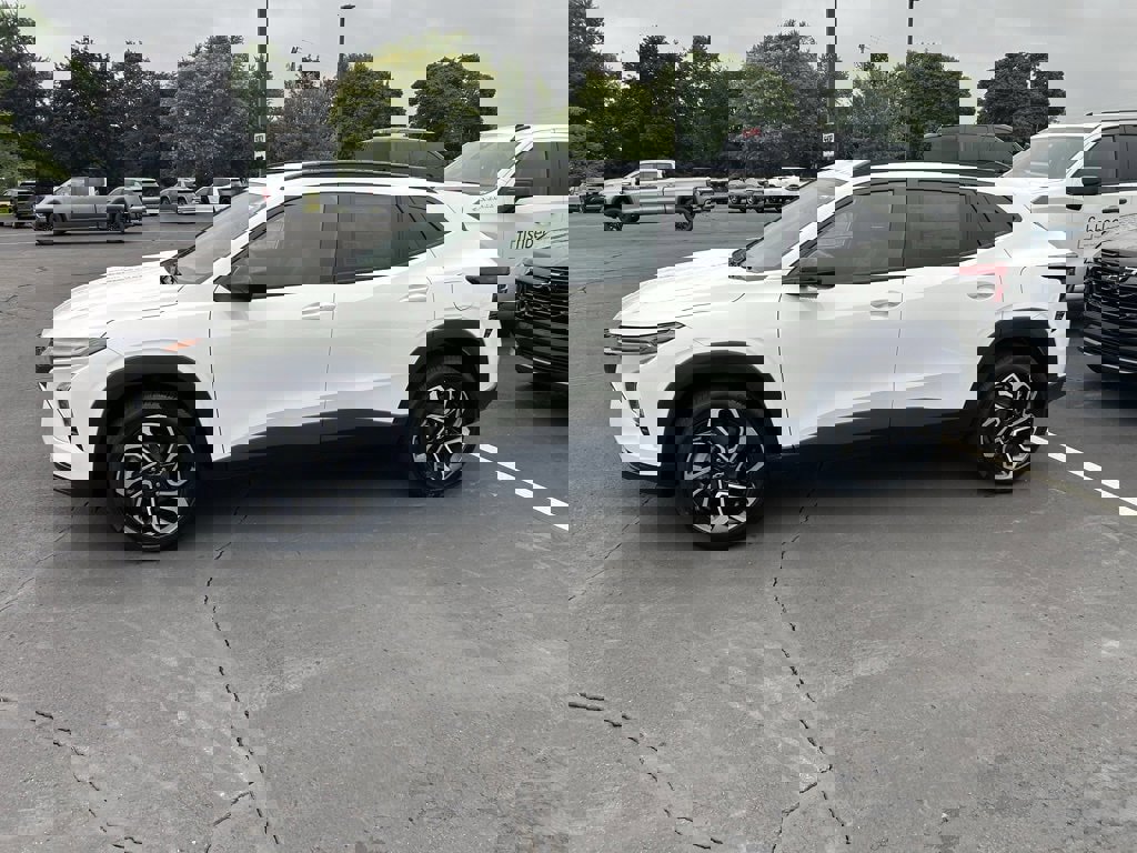 New 2025 Chevrolet Trax RS w/ Driver Confidence Package image 2