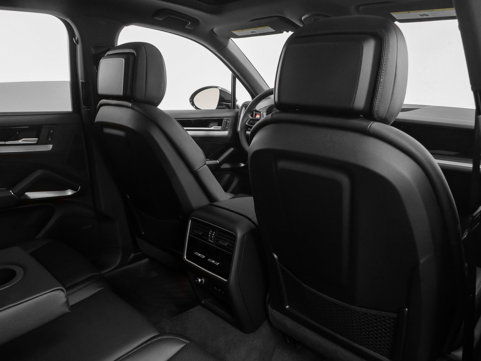 Used 2025 Porsche Cayenne image 23