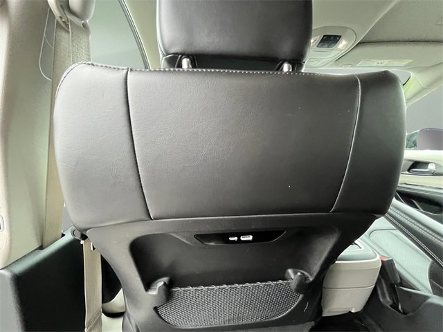 Used 2024 Chrysler Pacifica Touring-L image 28