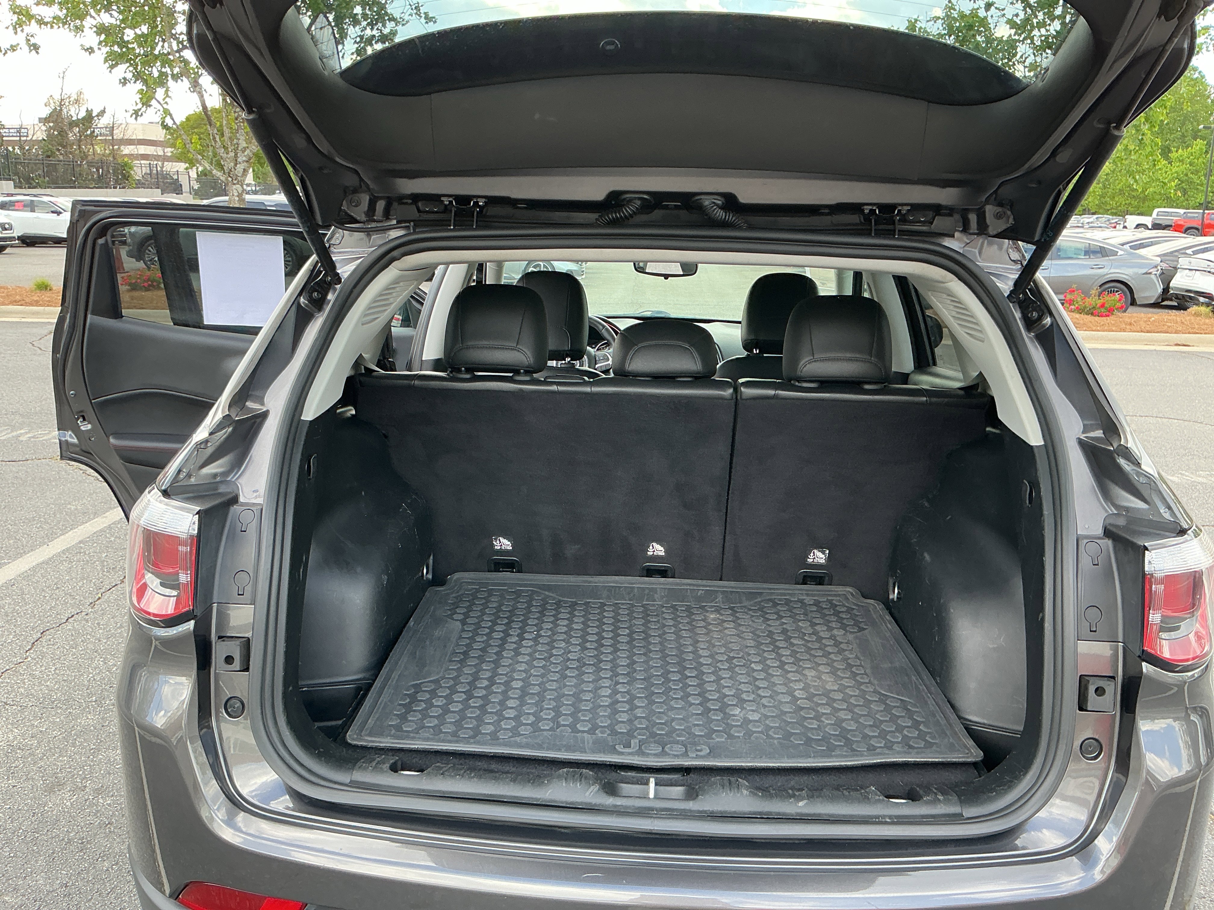 Used 2018 Jeep Compass Trailhawk w/ Cold Weather Group image 25